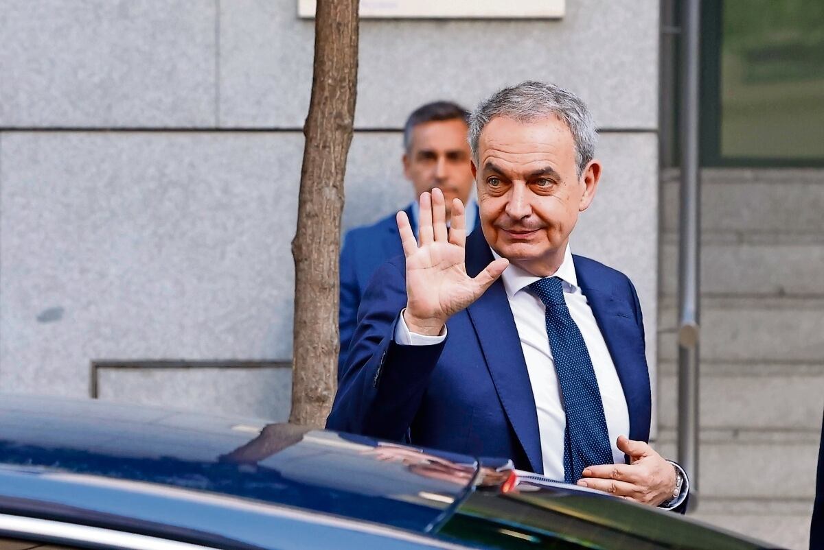 Zapatero niega irregularidades en caso Plus Ultra