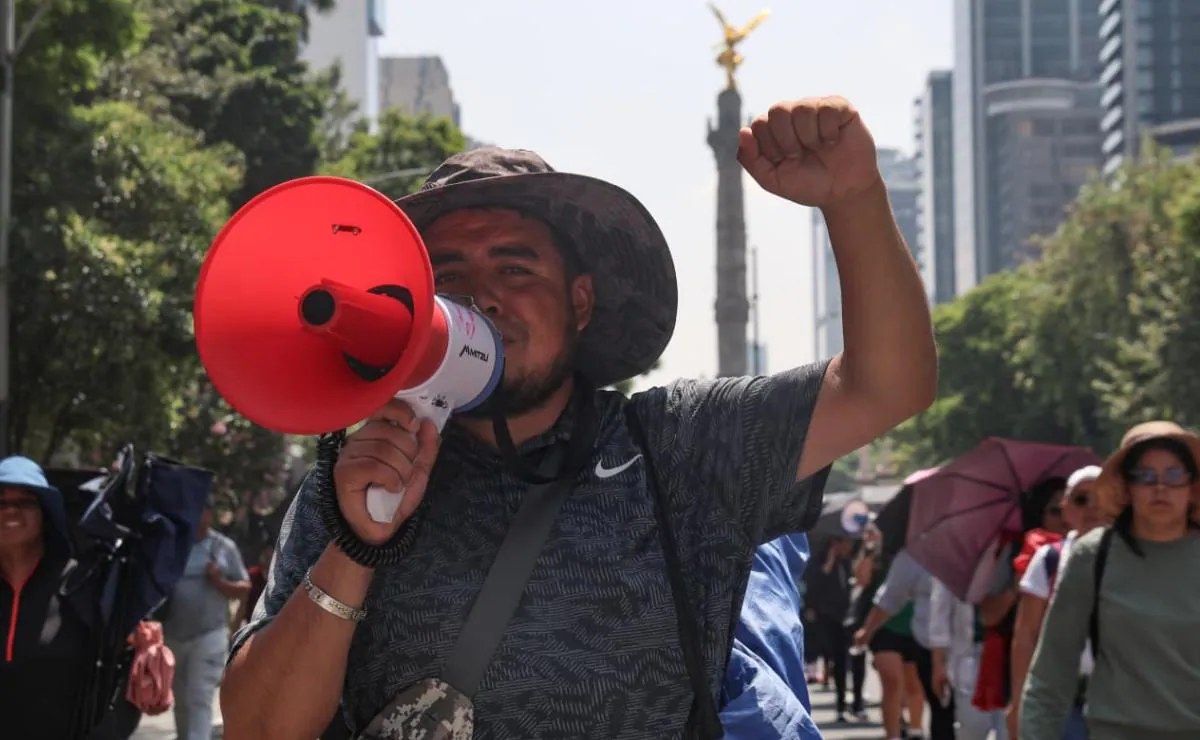 CNTE cumple 19 días de huelga y marcha en CDMX
