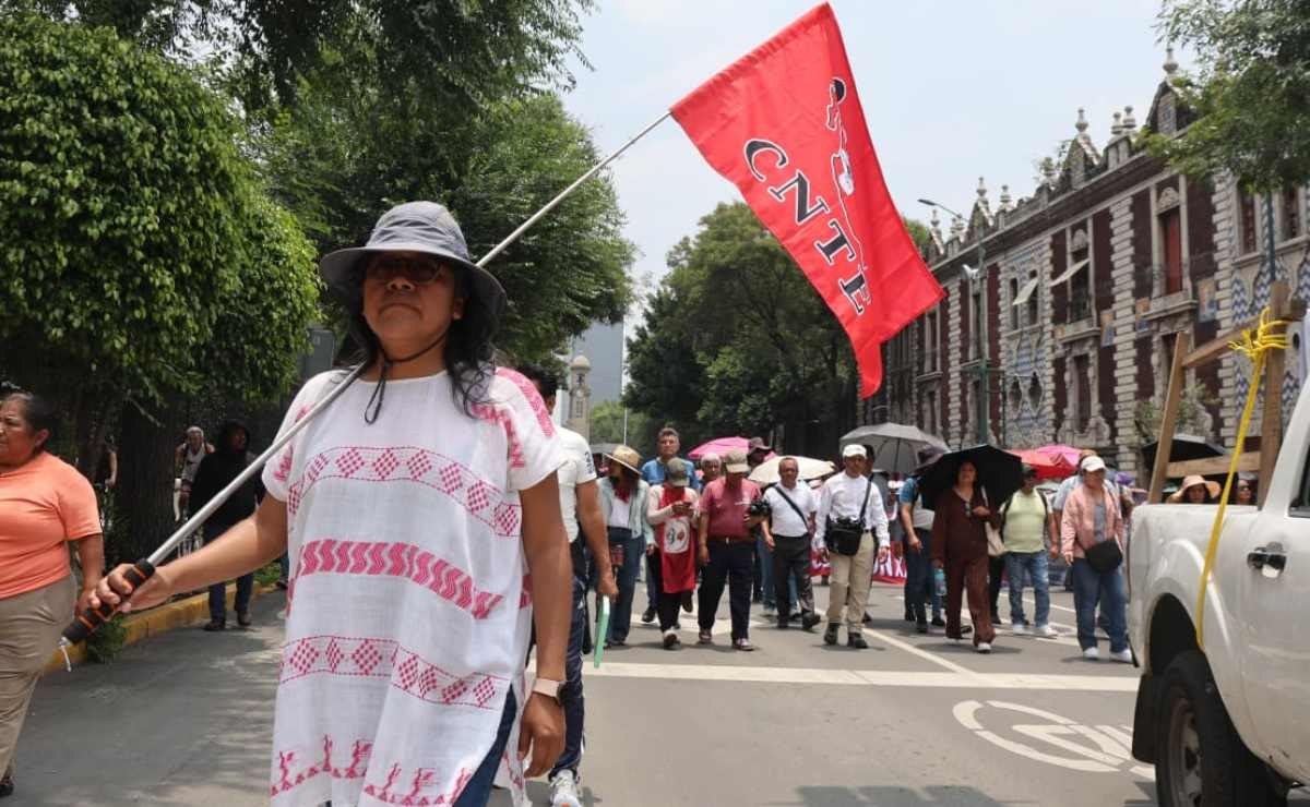 SEP ofrece bono a CNTE para contratación docente