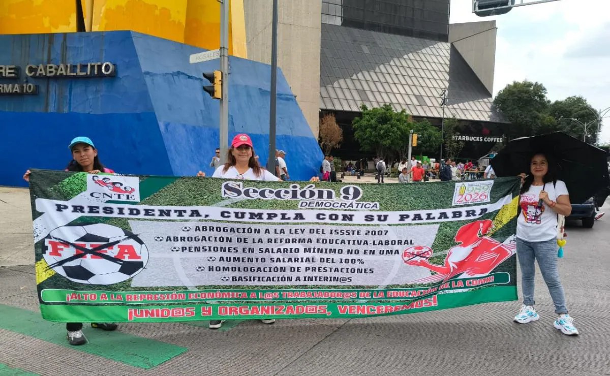 Maestros de la CNTE bloquean Paseo de la Reforma