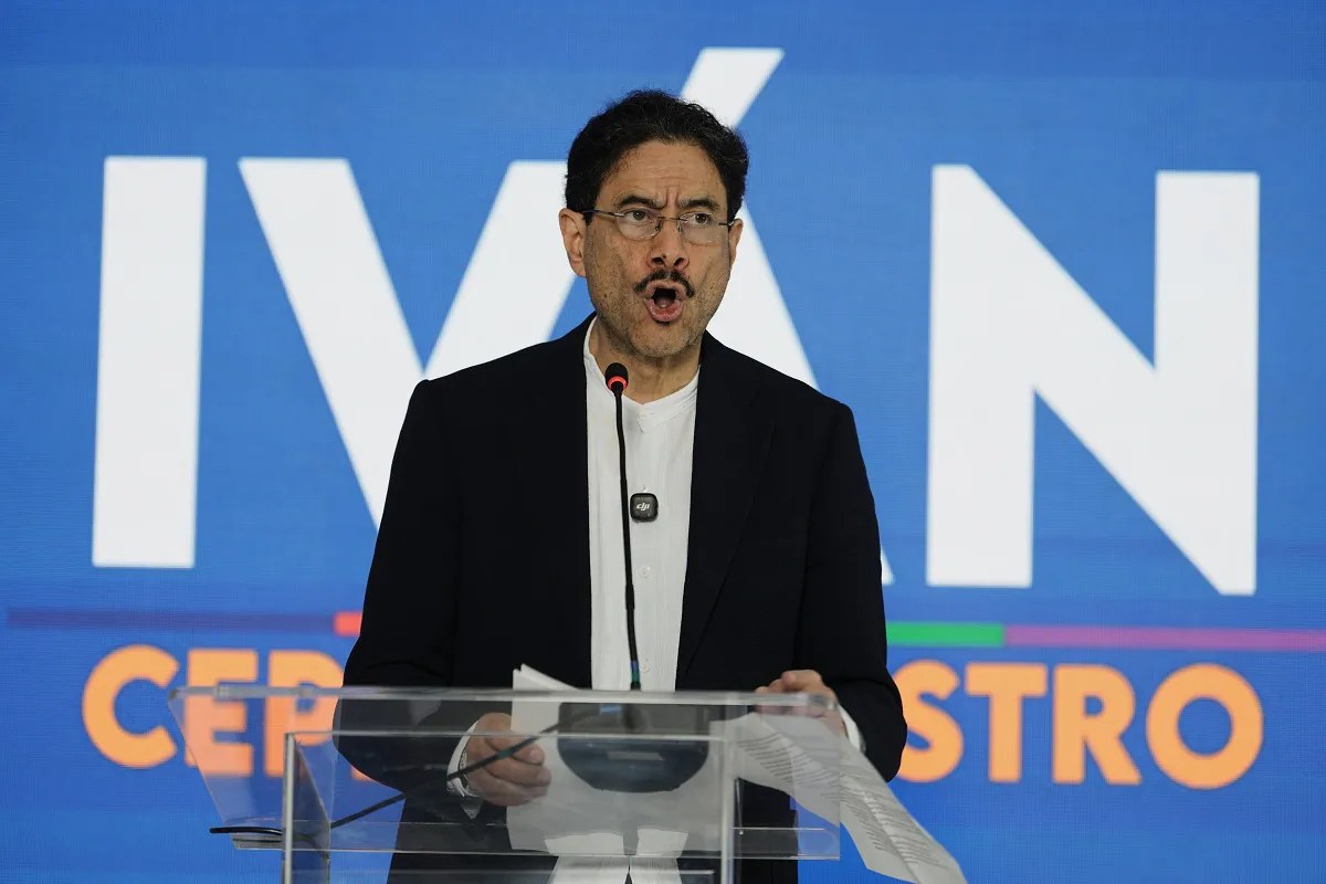 Iván Cepeda acepta derrota en elecciones de Colombia