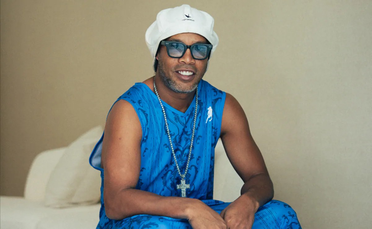 Ronaldinho debuta como cantante con álbum internacional