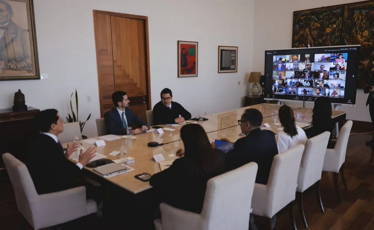 Canciller Velasco pide reforzar imagen de México en el exterior
