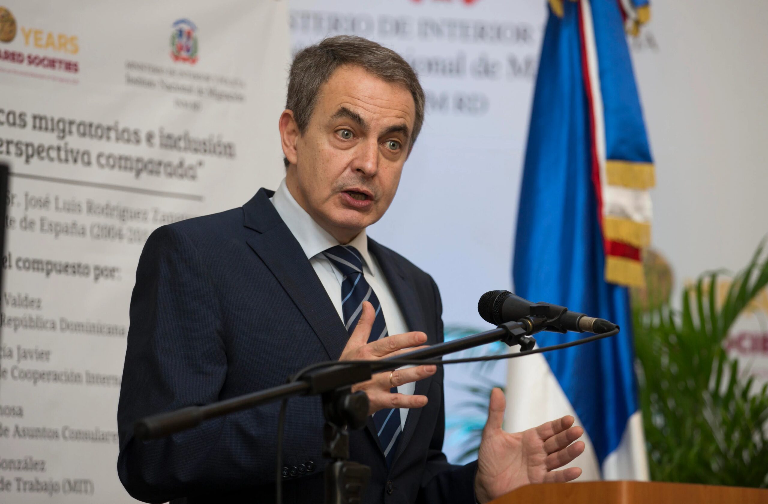 Juez niega retiro de pasaporte a Zapatero en caso Plus Ultra