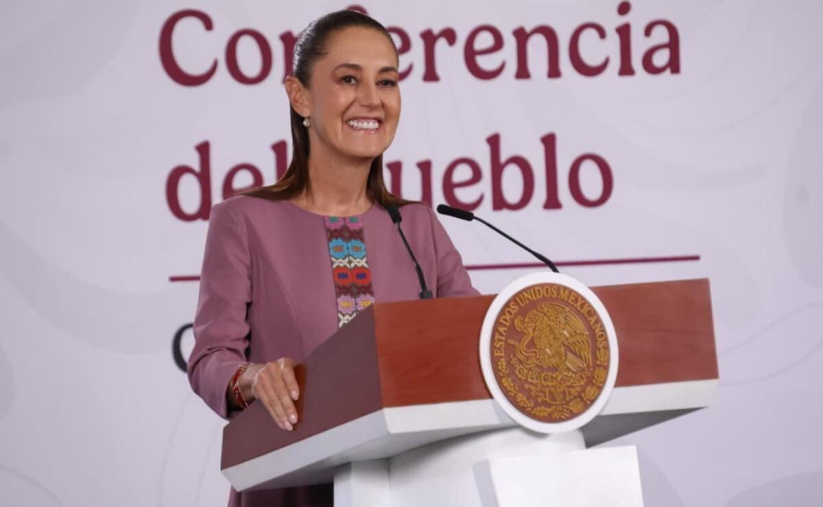Sheinbaum celebra su cumpleaños 64 en mañanera