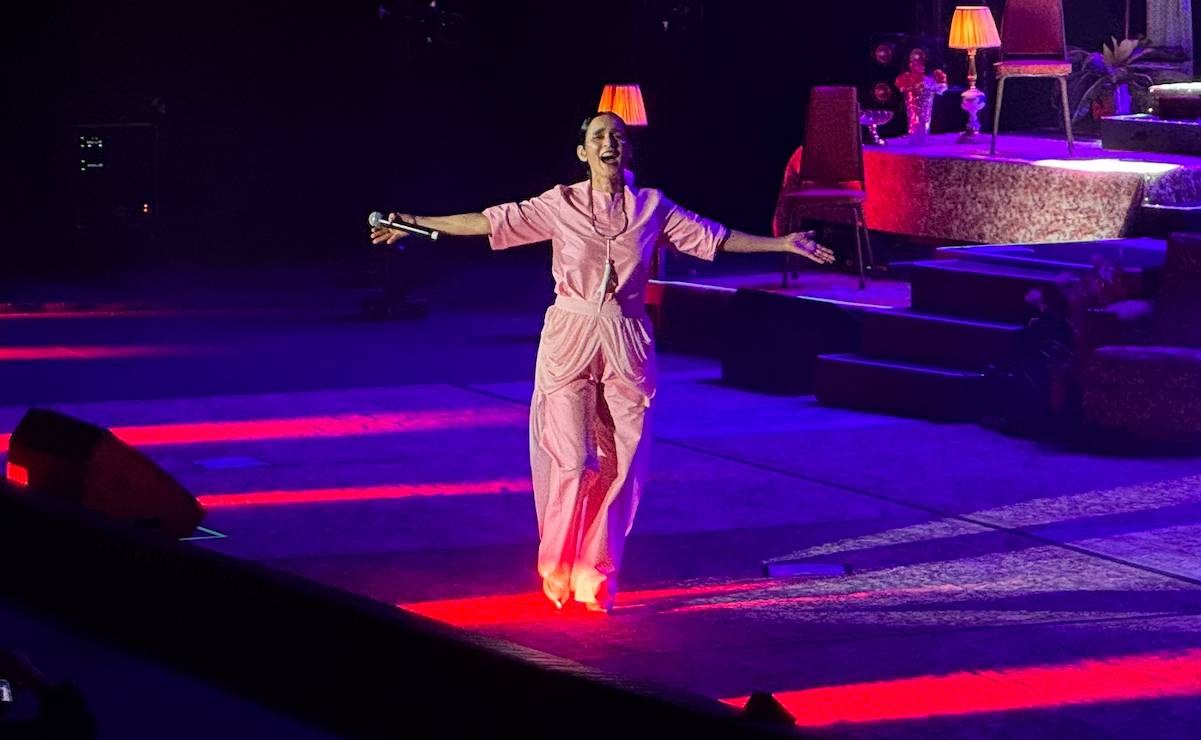 Julieta Venegas cautiva en Auditorio Nacional sin 'La Niña Futbolista'