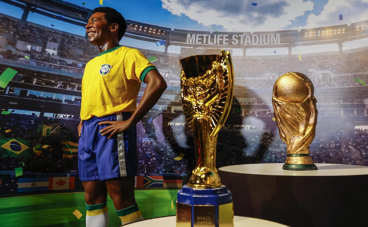 01_a-una-semana-del-mundial-pele-llego-a-rio-de-janeiro-en-forma-de-estat.jpg
