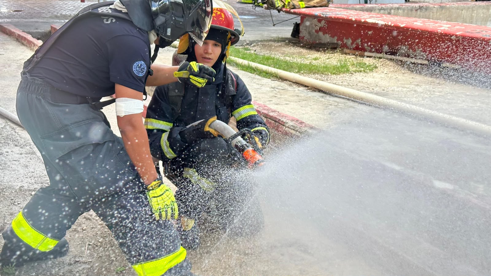 Intercambio formativo entre bomberos de Playa y Francia
