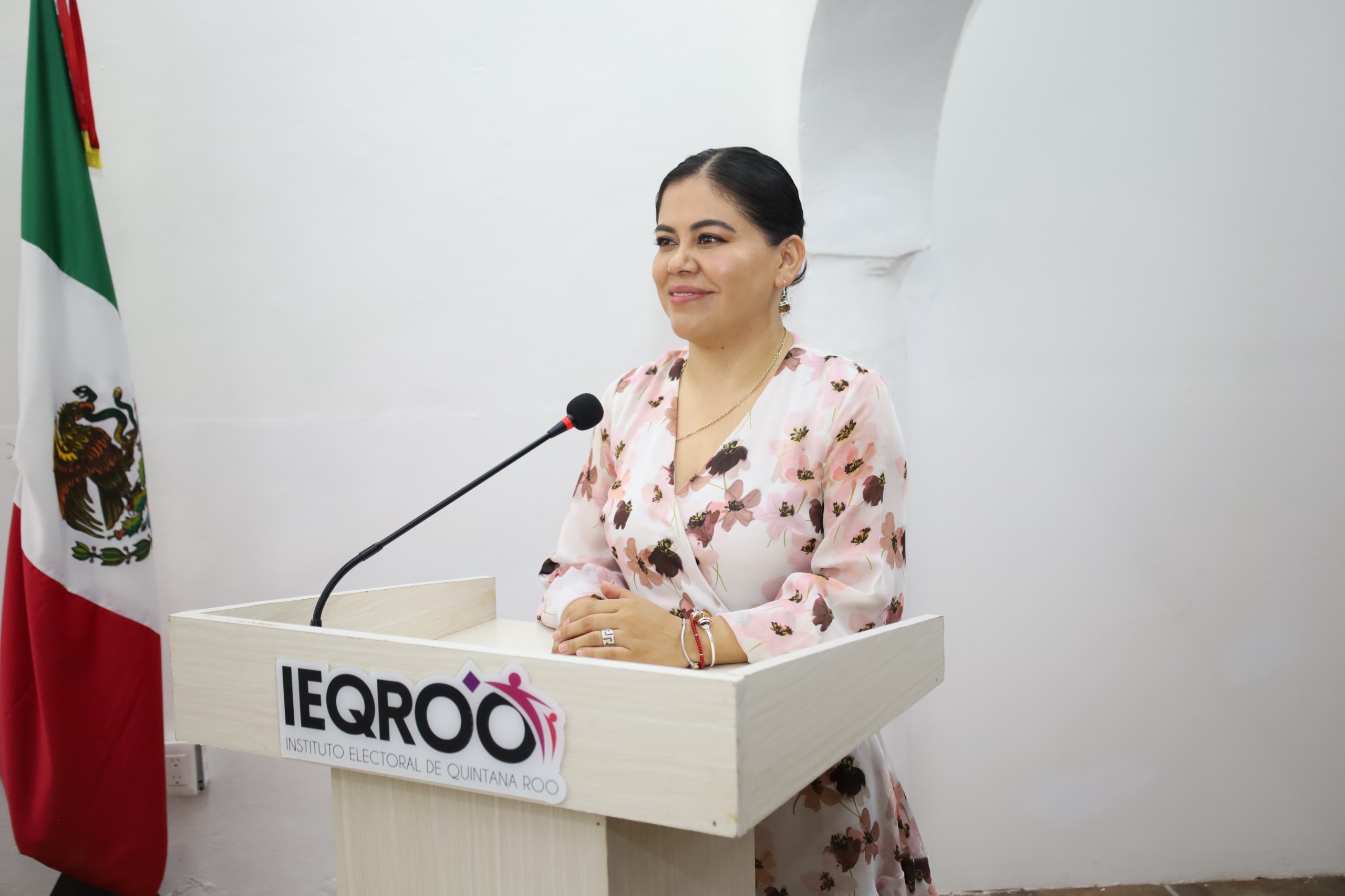 IEQROO reconoce a personal por años de servicio
