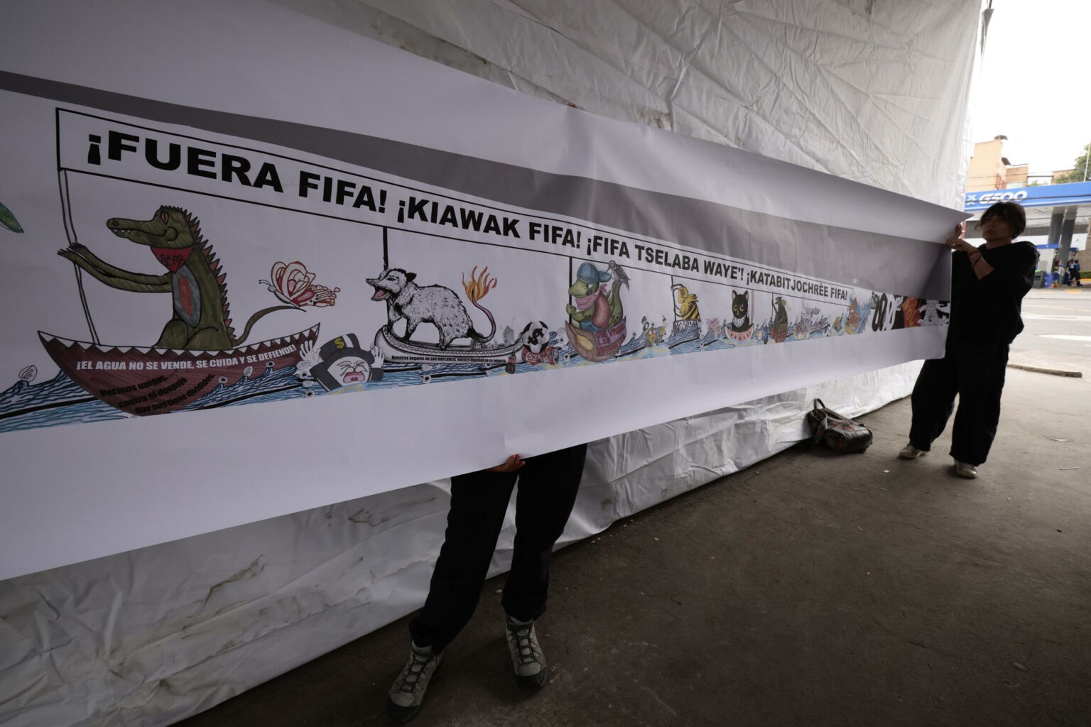 Activistas denuncian retiro de mural en Estadio Ciudad de México