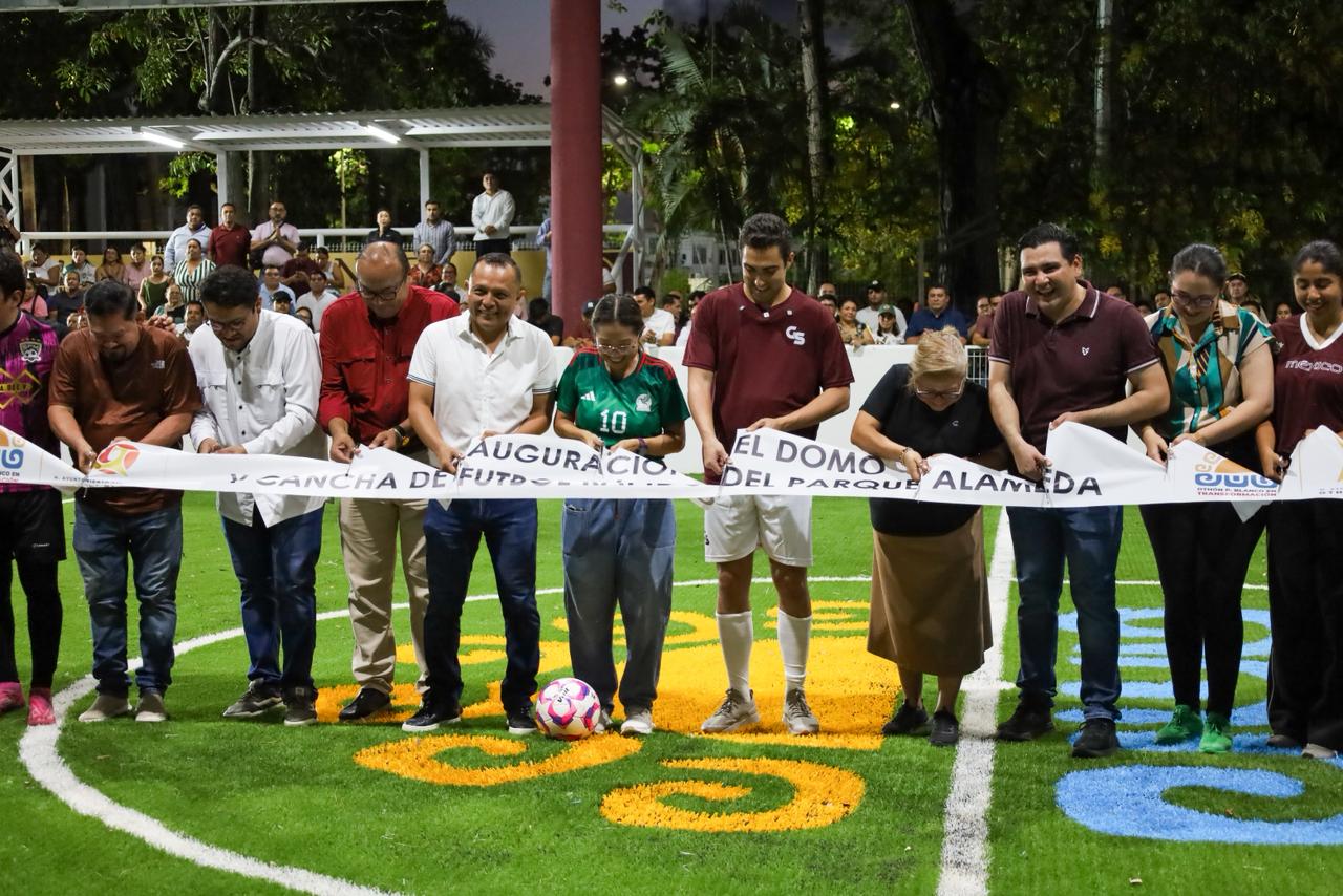 Inauguran cancha techada de fútbol rápido en Chetumal