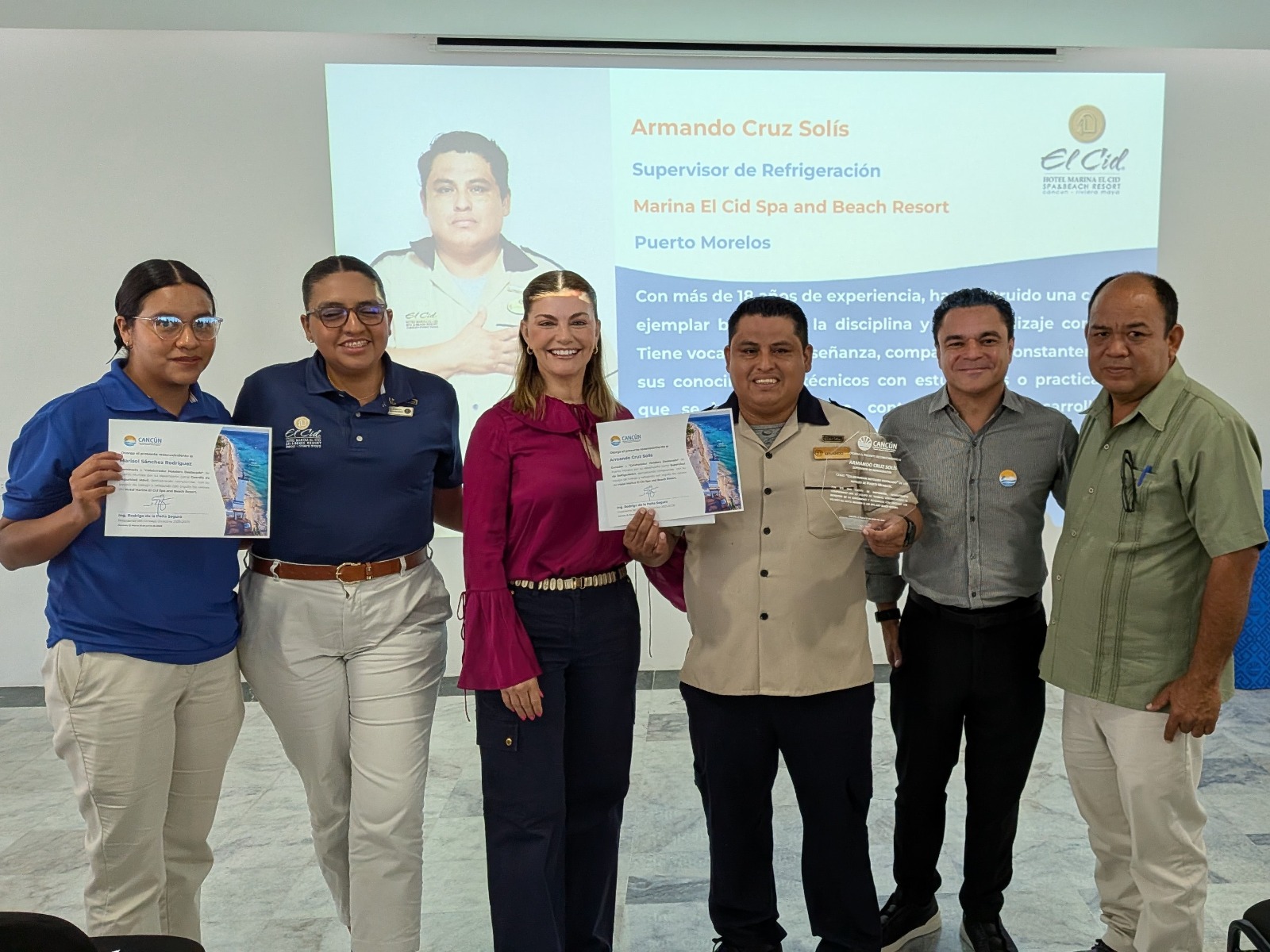 Reconocen a colaboradores hoteleros en Cancún