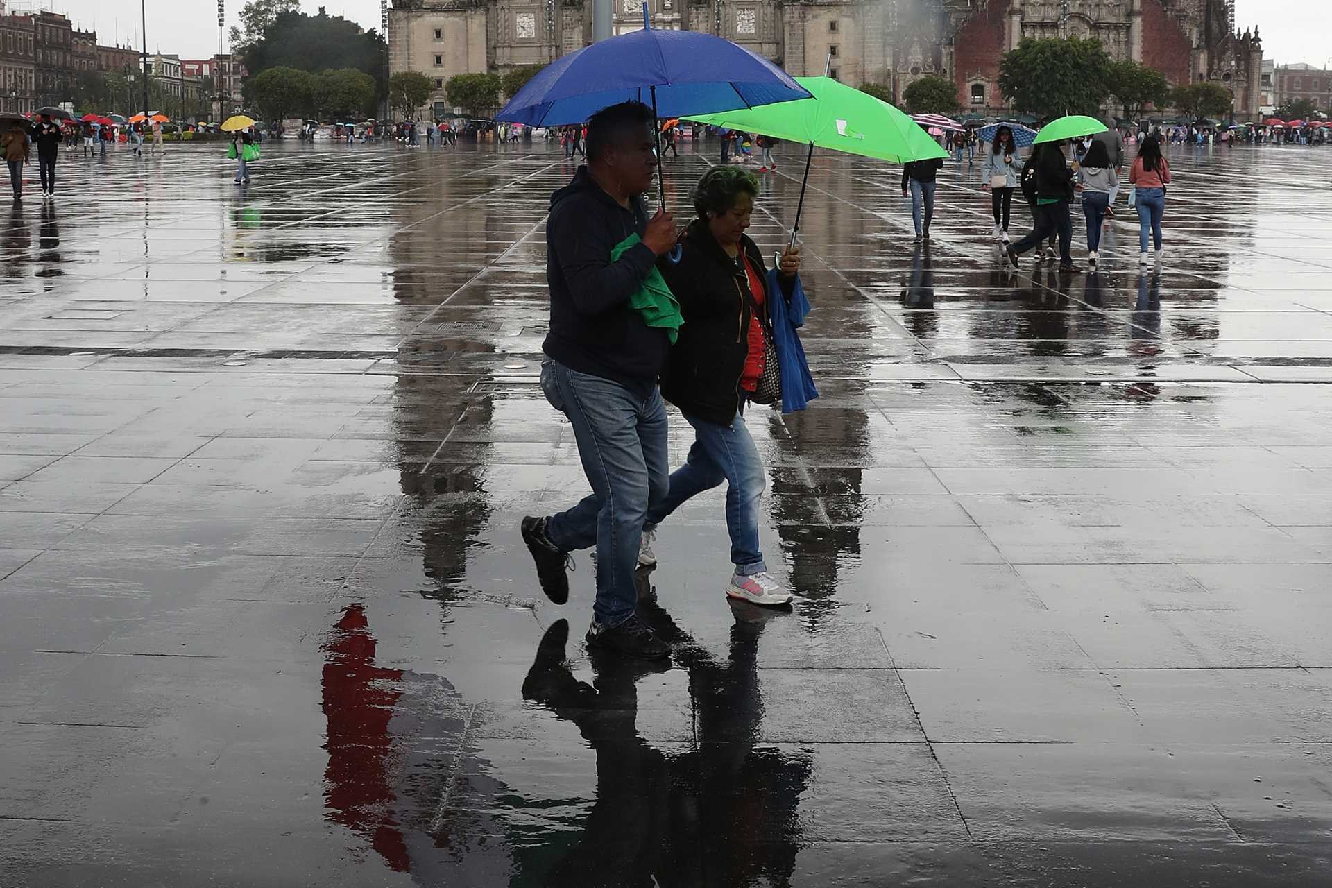 01_lluvias-zocalo-cdmx-ciudad-de-mexico-alerta-amarilla.jpg