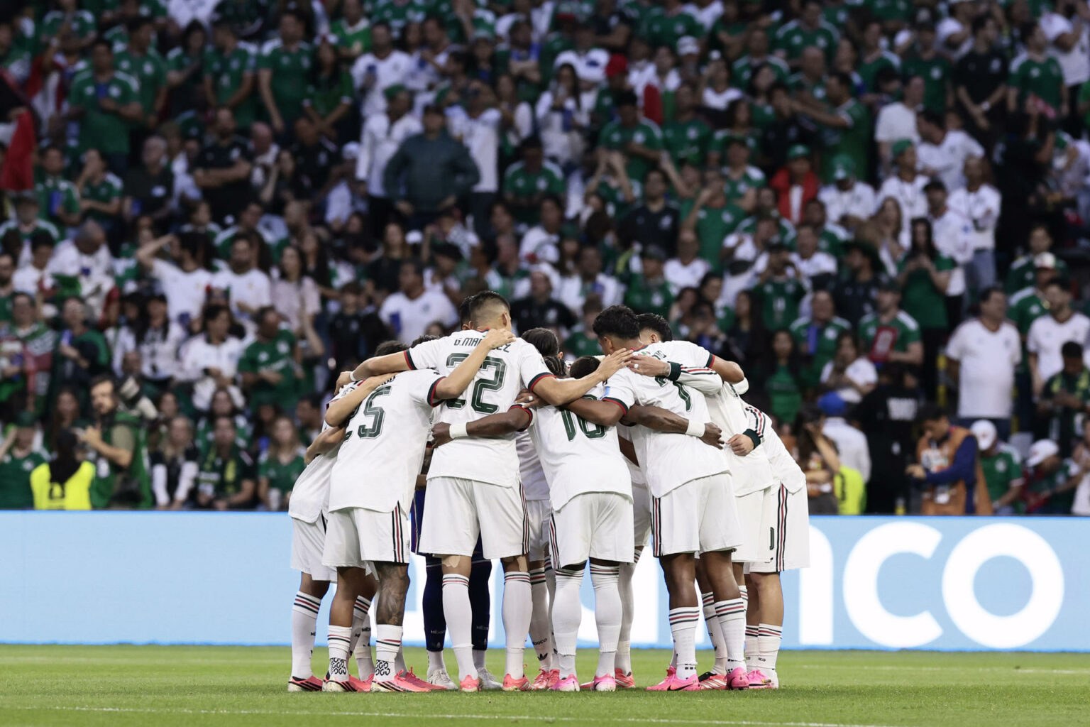 Boletos para México vs Ecuador suben hasta 200 mil pesos