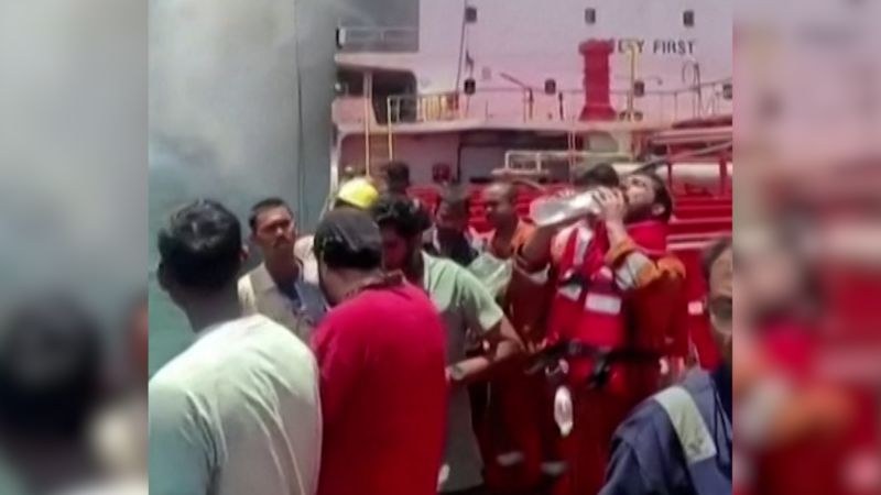 EE.UU. ataca petrolero en golfo de Omán por bloqueo a Irán