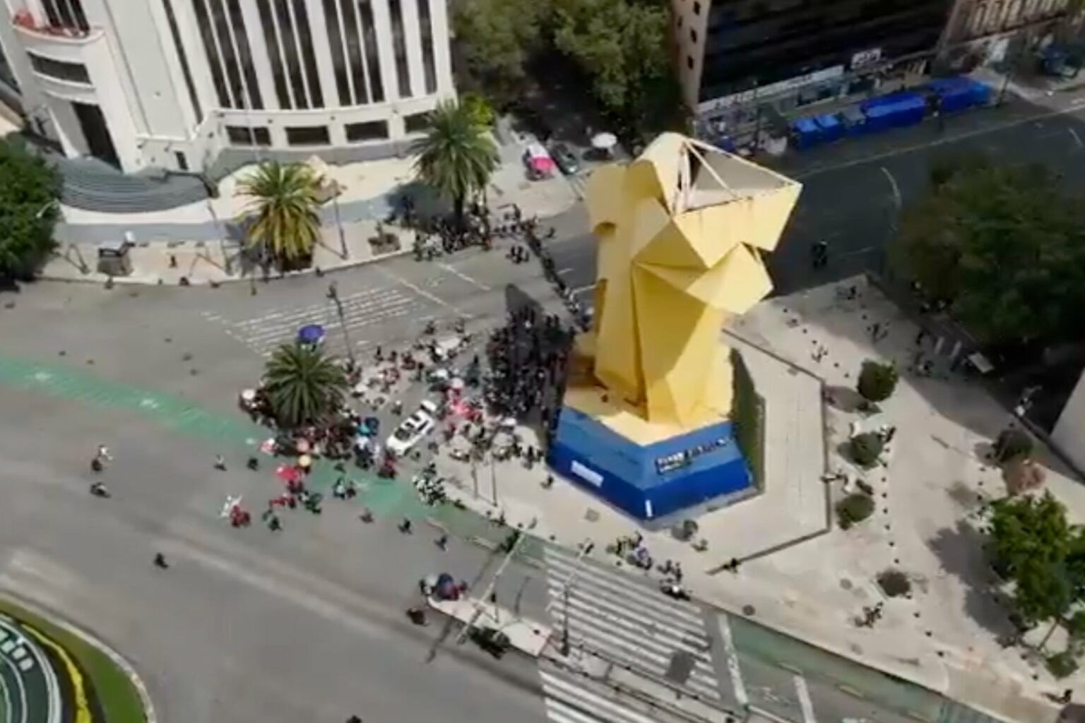Maestros de CNTE bloquean Paseo de la Reforma en CDMX