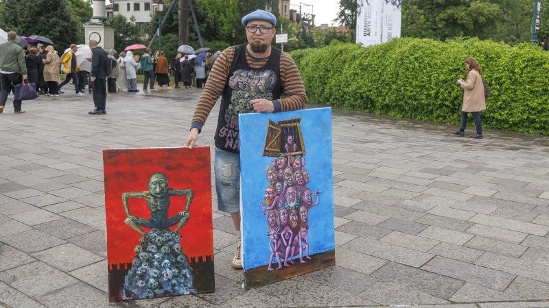 Artista ruso exiliado asesinado a tiros en Polonia