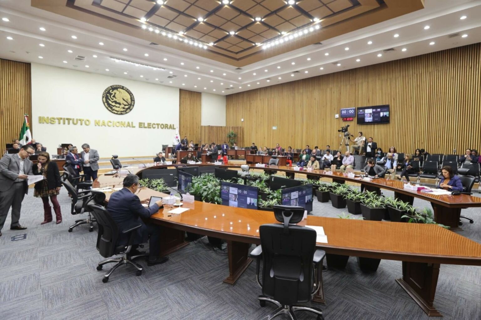 INE aprueba dos nuevos partidos políticos para 2027