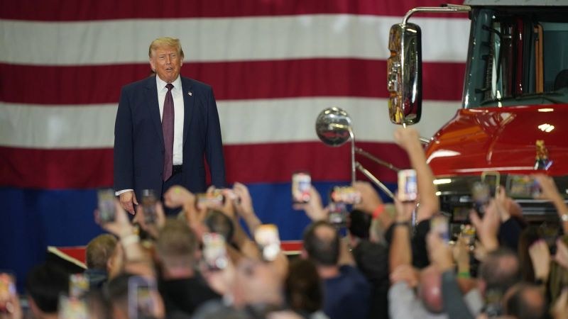 Trump bloquea ley de vivienda para presionar reforma electoral