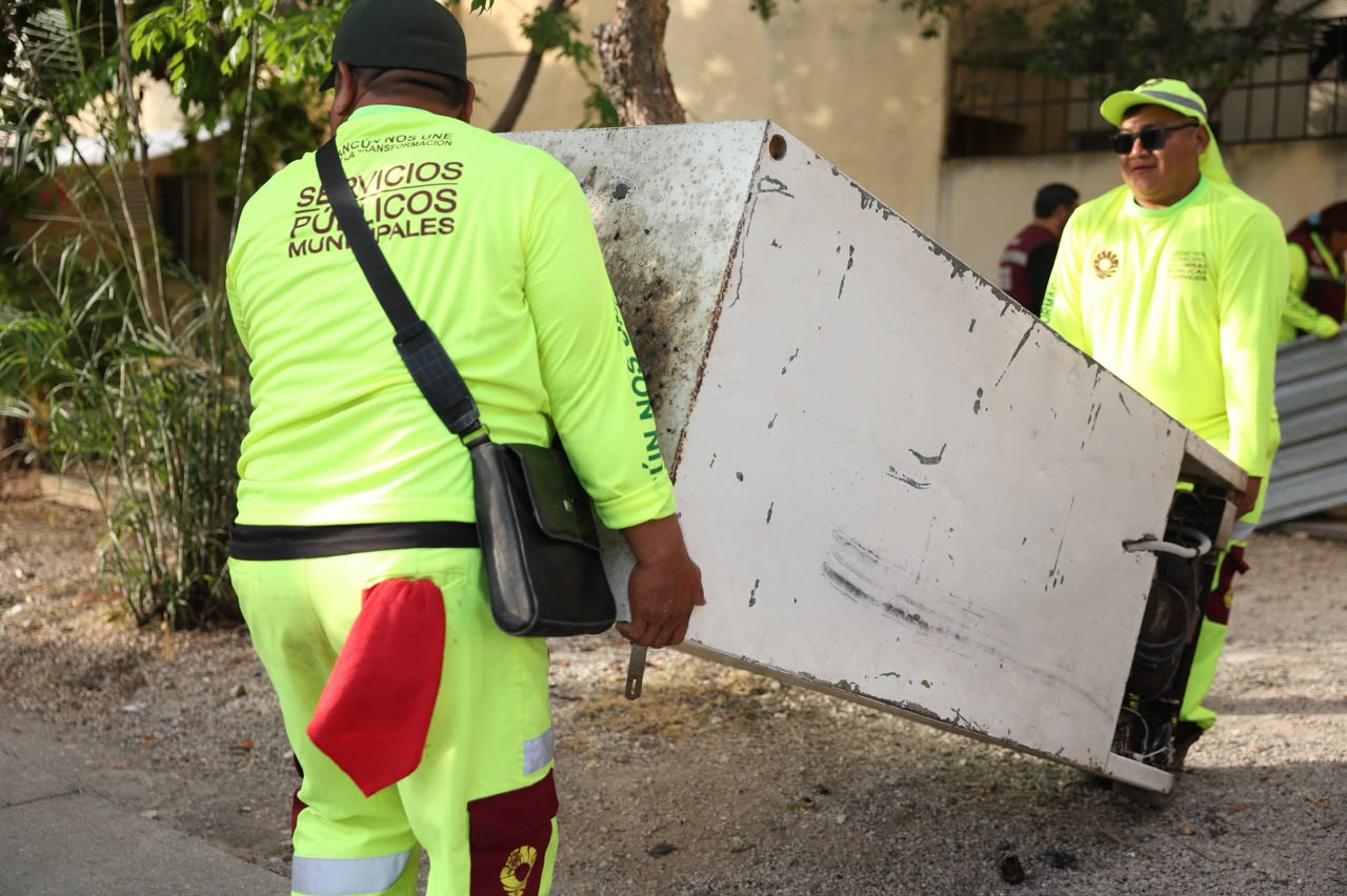 Brigada de descacharrización en Cancún responde a ChatCun