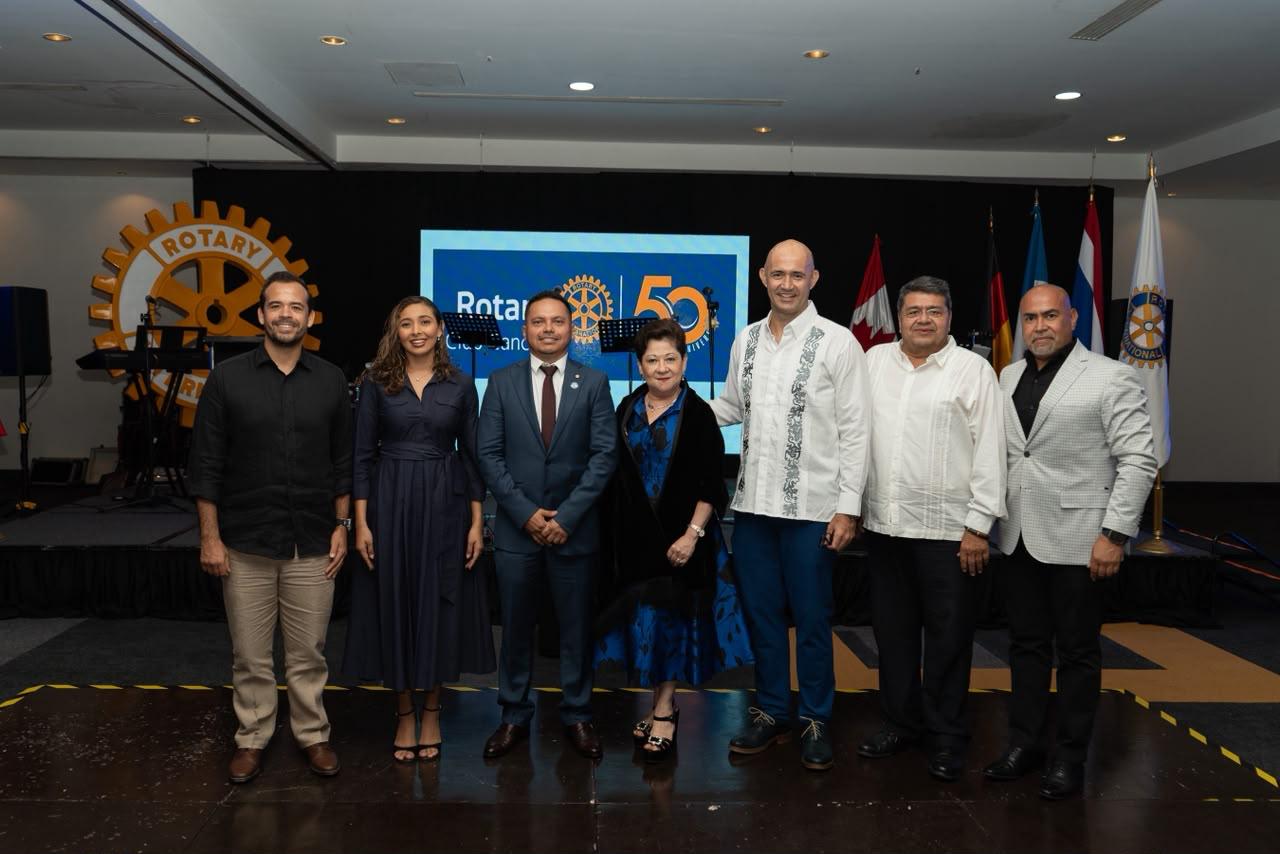 Cancún celebra 50 años del Club Rotario