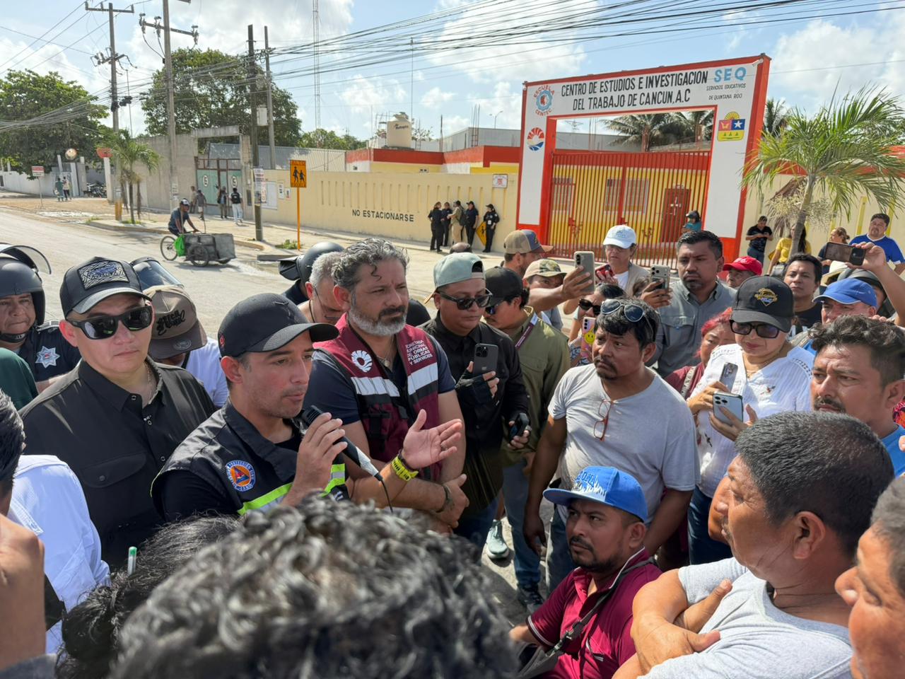 Habitantes bloquean López Portillo en Santa Cecilia