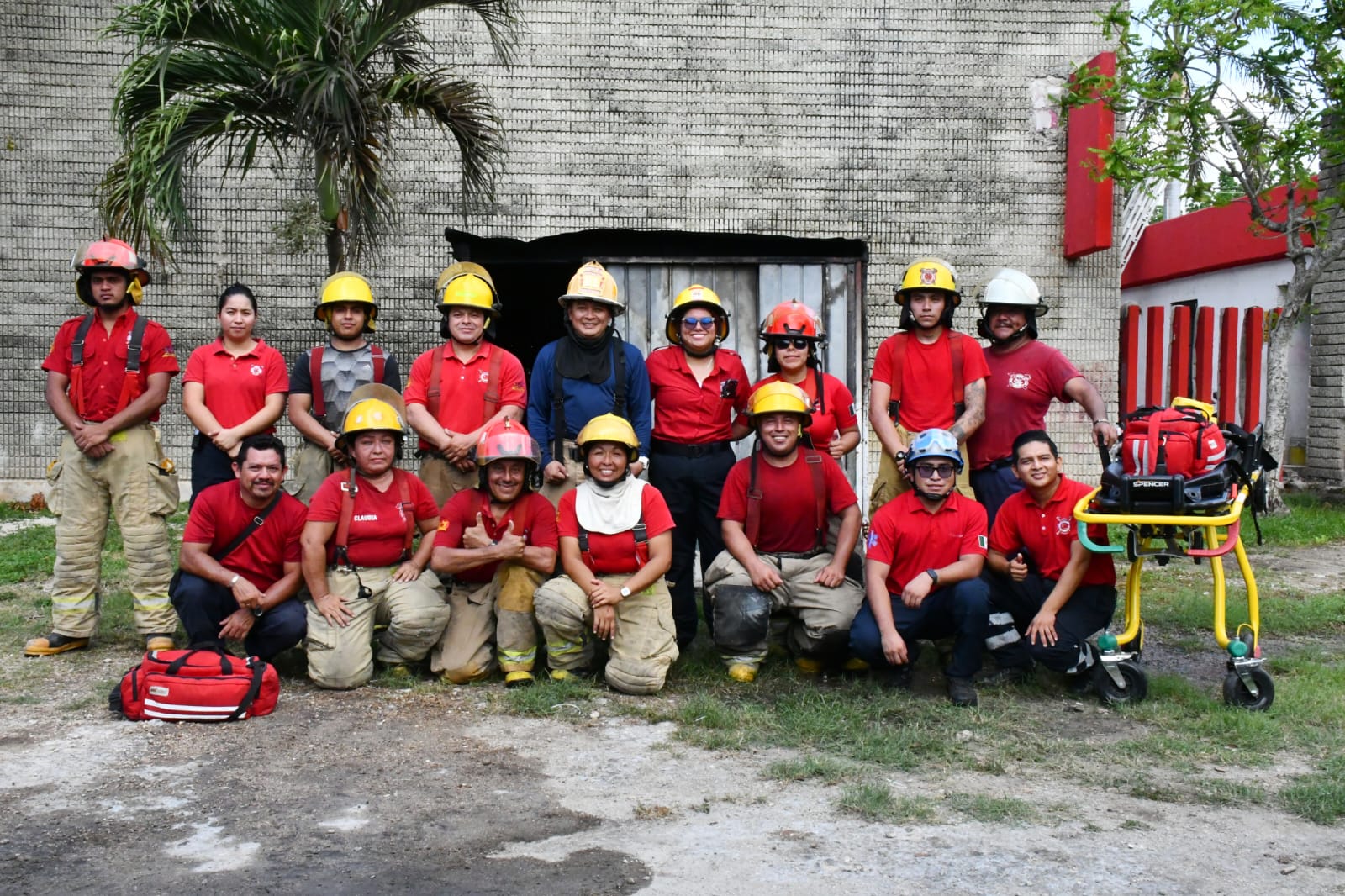 Capacitan bomberos de Othón P. Blanco en combate de incendios