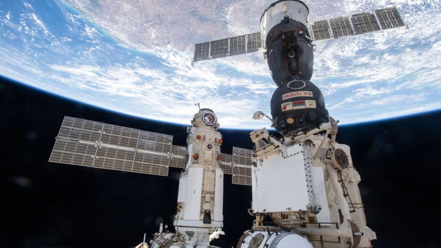 02_iss065e212164-large-20260605152649043.jpg