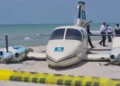 VIDEO✈️ Avioneta aterriza de emergencia en Playa Norte de Cancún