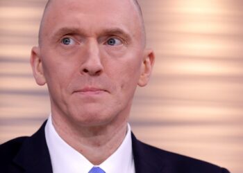 Corte Suprema rechaza demanda de Carter Page por vigilancia