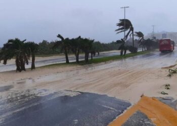 Protección Civil evalúa infraestructura ante huracanes en Quintana Roo