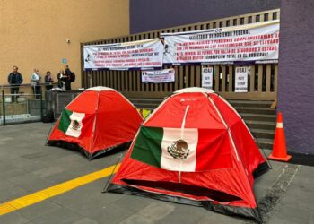 Jueces en retiro protestan por pagos pendientes en CDMX