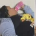 😱 Mujer fingió ser menor de 12 años para ser adoptada
