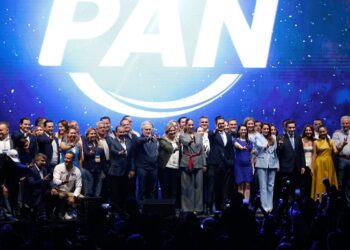 Sheinbaum critica la propuesta de la megacárcel del PAN
