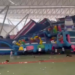 VIDEO;🌪️🚑 Inflable se eleva con niños a bordo y causa pánico