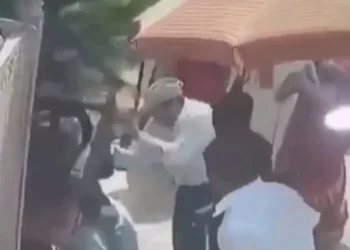 VIDEO⚡ Joven muere electrocutado en templo y todo quedó grabado
