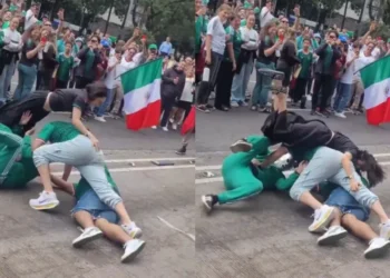 VIDEO🤼‍♀️ Mujer irrumpe en pelea callejera y se vuelve viral