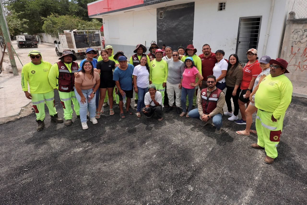 Bacheo mejora calles y parques en Cancún