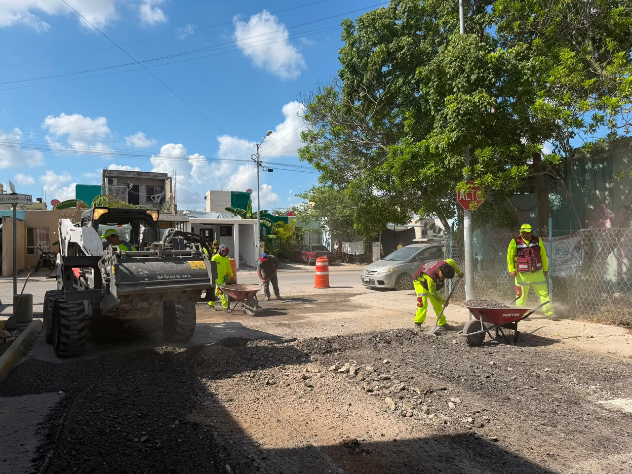 Rehabilitan vialidades en la SM 249 de Cancún
