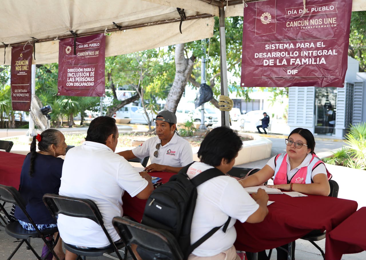 Cancún impulsa trámites directos en Día del Pueblo