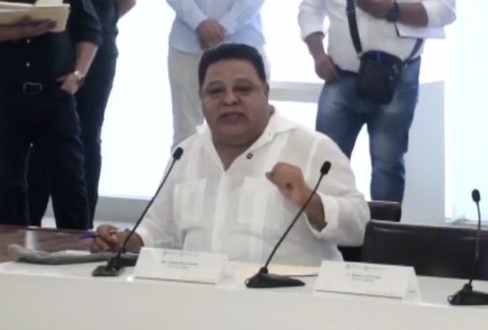 Orlando Muñoz critica ausencia de alcaldesa en Cabildo