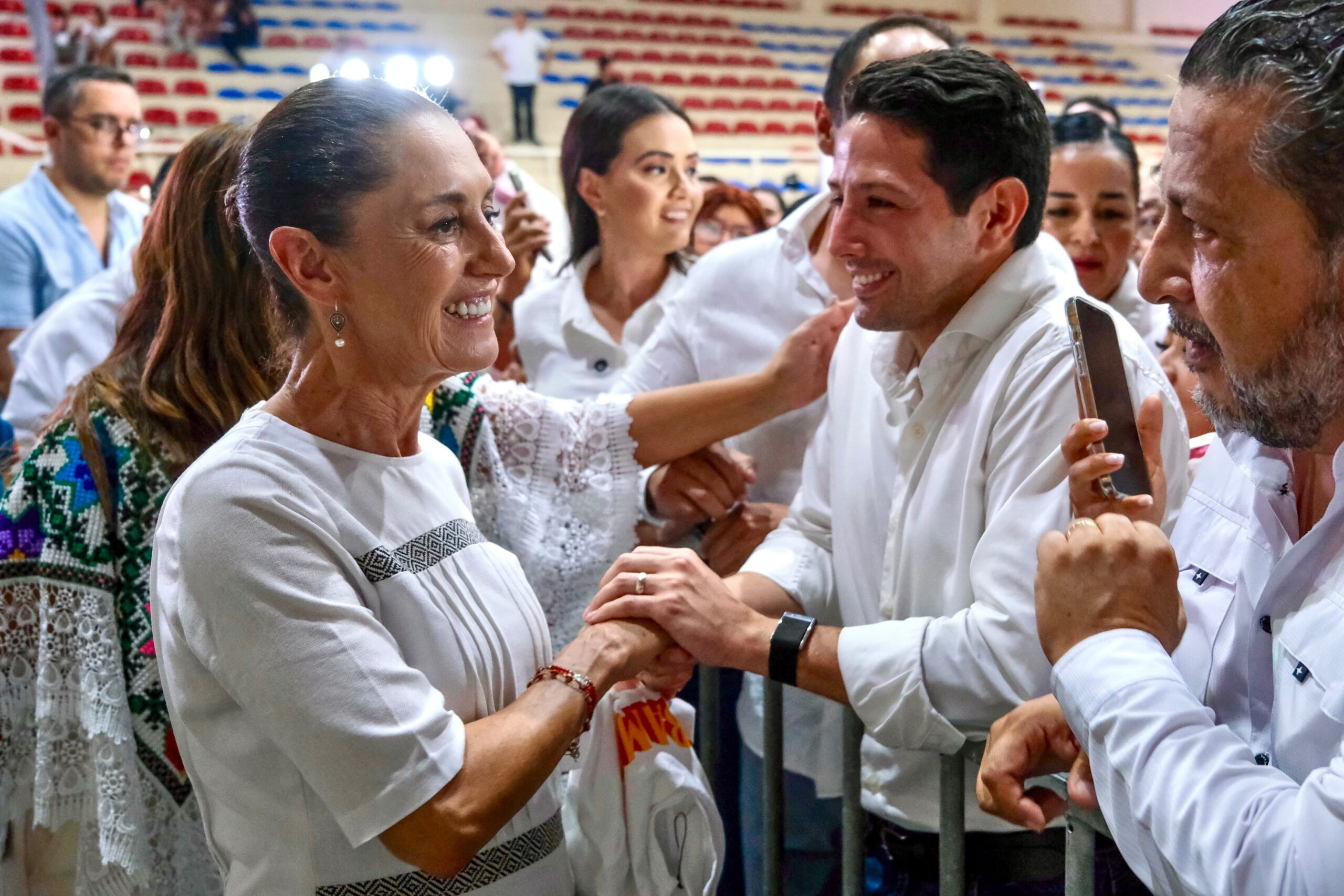 Renán Sánchez acompaña gira de Sheinbaum en Quintana Roo