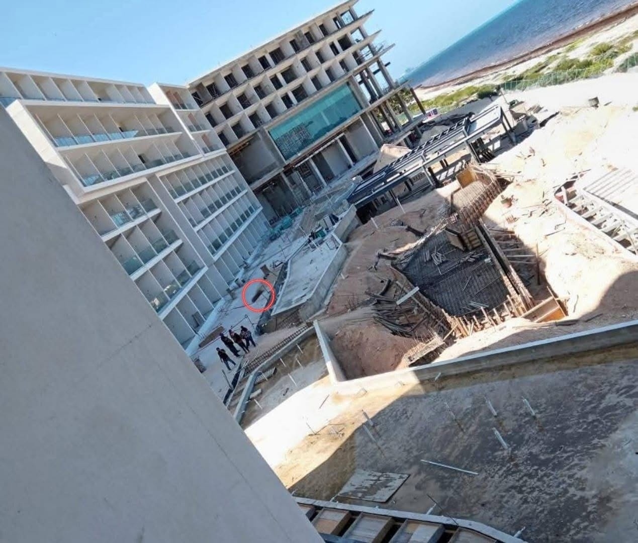 Albañil muere en obra hotelera de Puerto Morelos