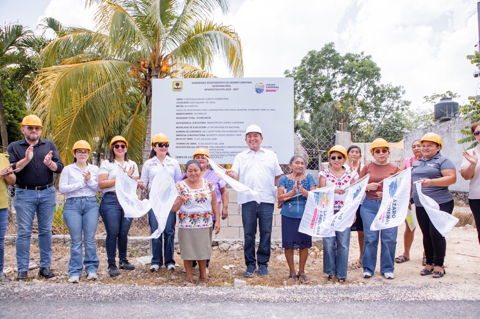 Lázaro Cárdenas inicia construcción de 30 cuartos dormitorios