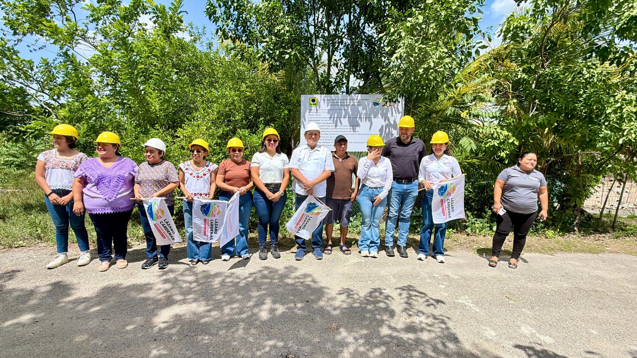 Lázaro Cárdenas invierte 5 MDP en pavimentación en Pac Chen