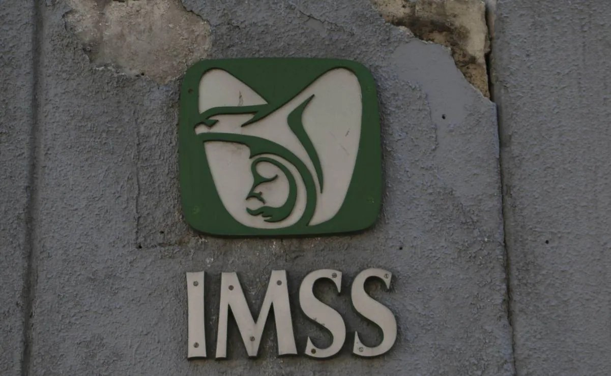 IMSS advierte riesgos financieros por pensiones y seguros