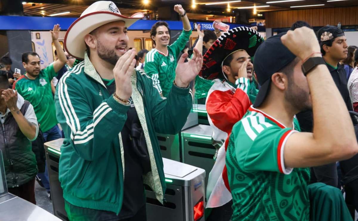 Aficionados llenan Línea 2 del Metro rumbo al Estadio CDMX