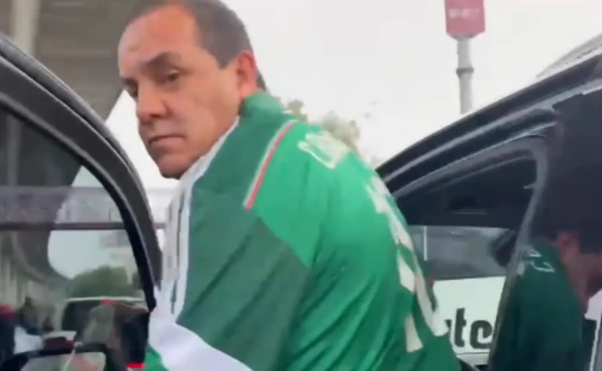 Increpan a Cuauhtémoc Blanco rumbo a México vs Inglaterra