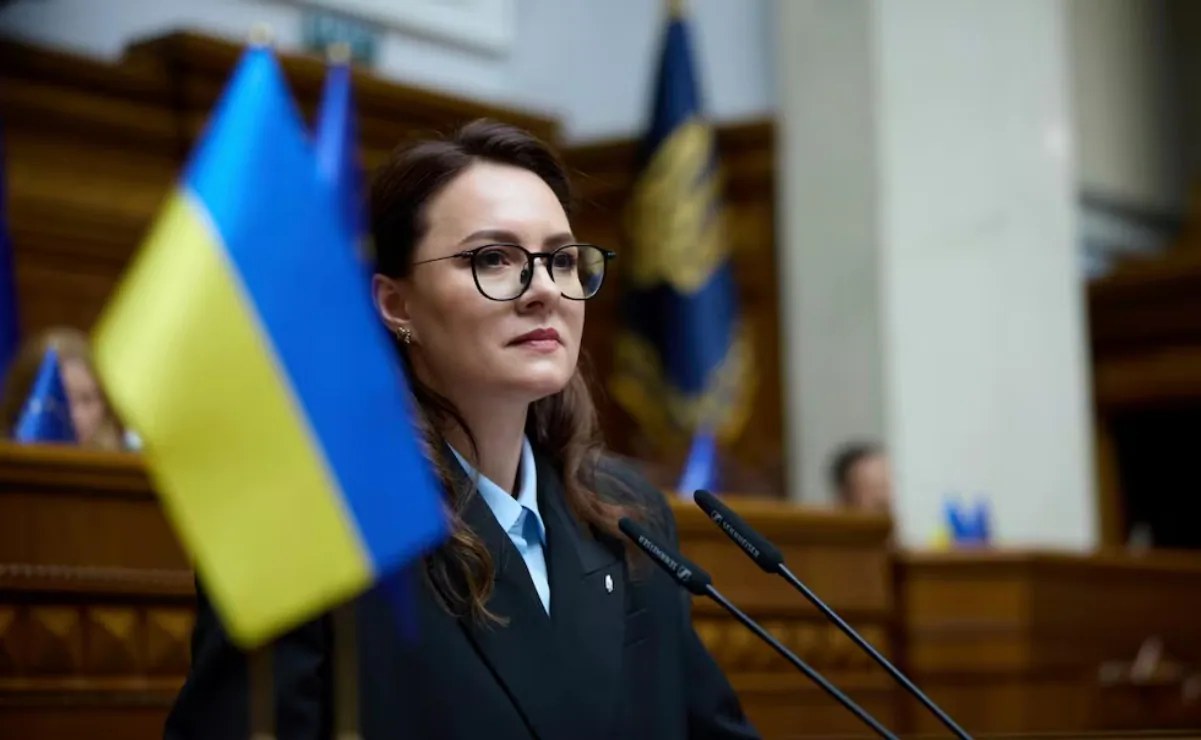 Renuncia primera ministra de Ucrania en plena guerra
