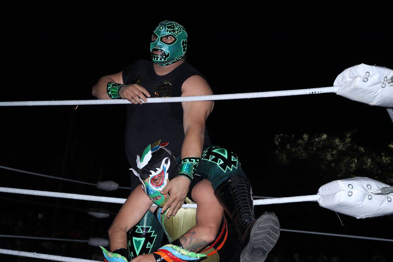 Lucha libre reúne a familias en la Región 100 de Cancún